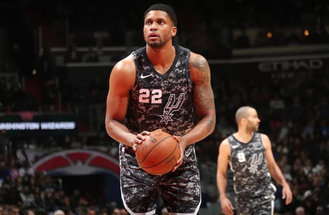 使得她成为 使得她成为