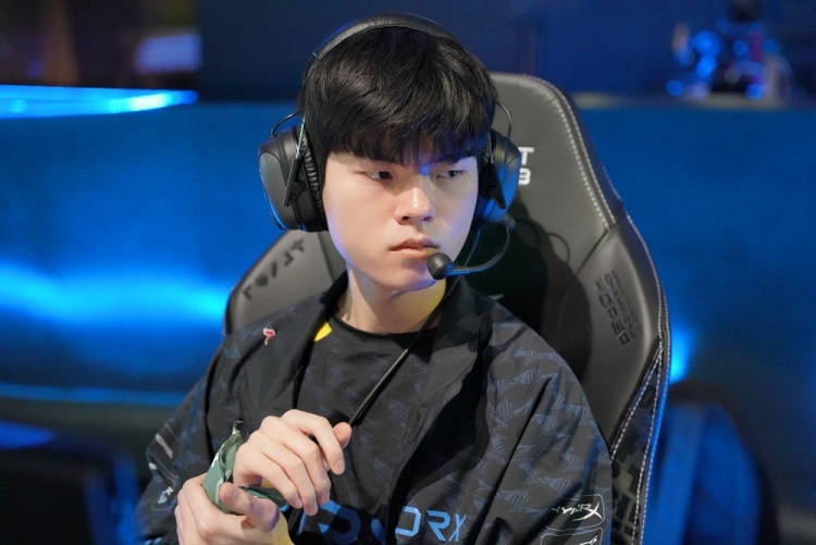 既是刺痛与 既是刺痛与